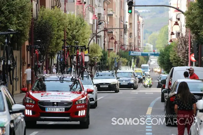 somoscomarca_obarco_voltaciclista_galicia_motos_ciclistas_guardiaciviltraficomoto_2022 (1)