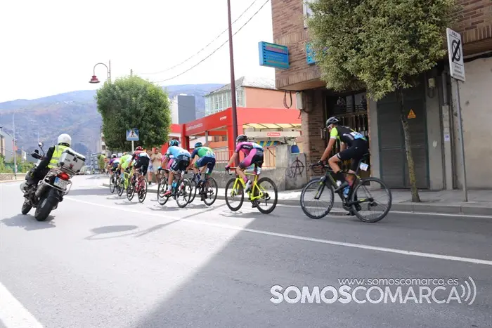 somoscomarca_obarco_voltaciclista_galicia_motos_ciclistas_guardiaciviltraficomoto_2022 (12)