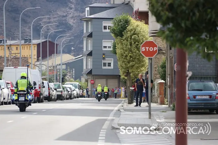 somoscomarca_obarco_voltaciclista_galicia_motos_ciclistas_guardiaciviltraficomoto_2022 (17)