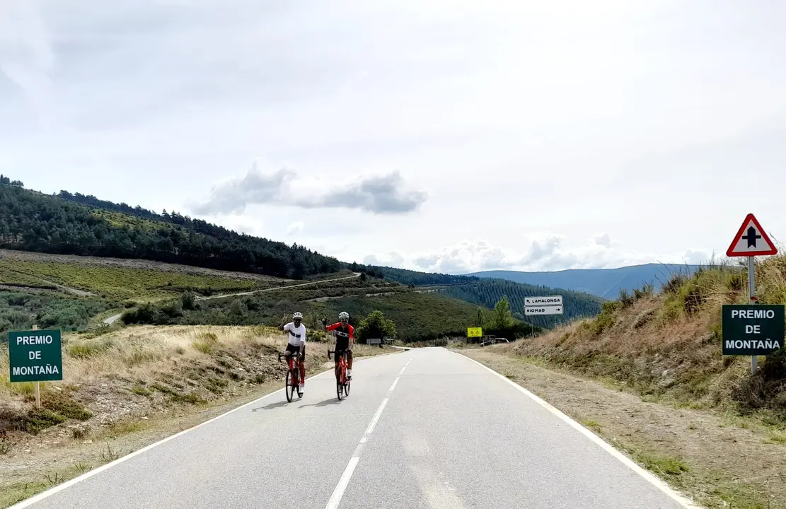 somoscomarca_altodaportela_ciclismo_voltaagalicia_2022 (30)