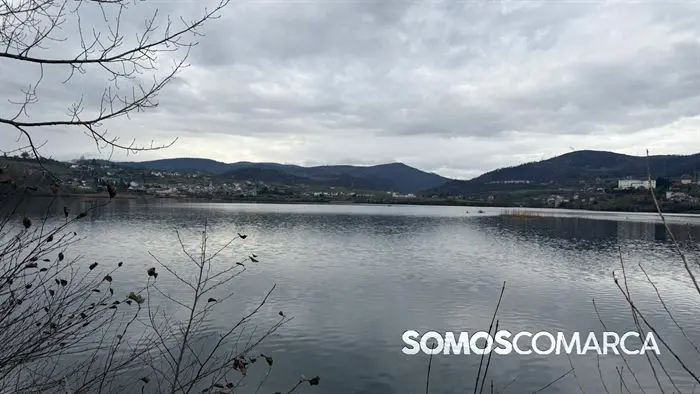 somoscomarca_panoramica_embalsesanmarti&ntilde;o_garzarealenvuelo  (1)