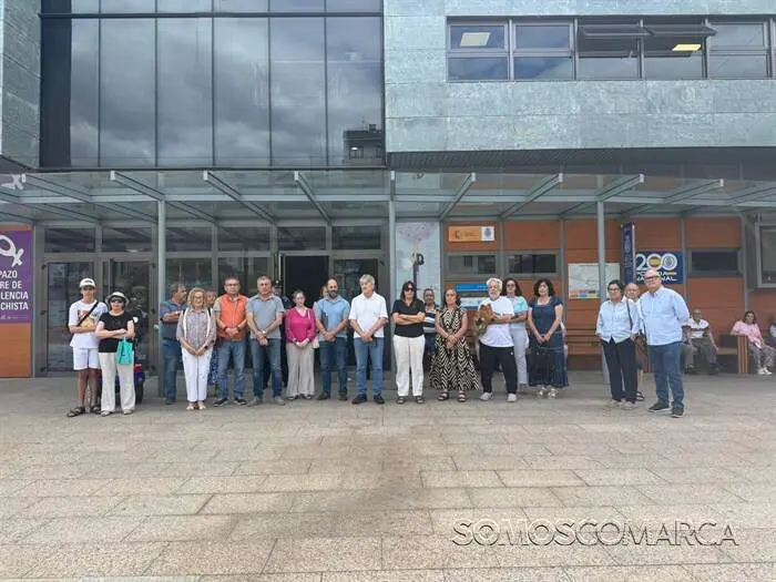 somoscomarca_20260060120626_obarco_concello_minutosilencio3725