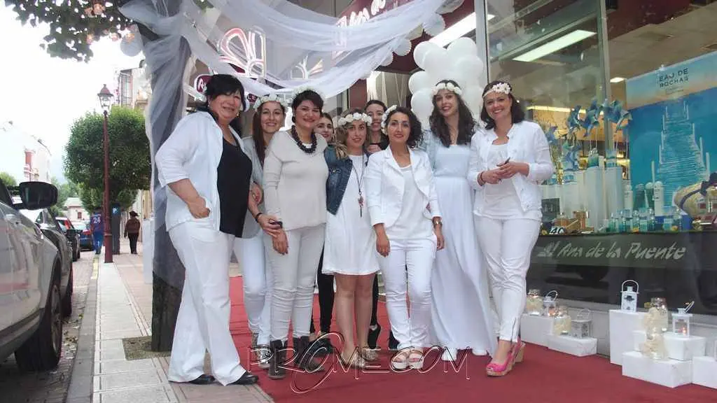 somoscomarca_obarco_noitebranca_anadelapuente