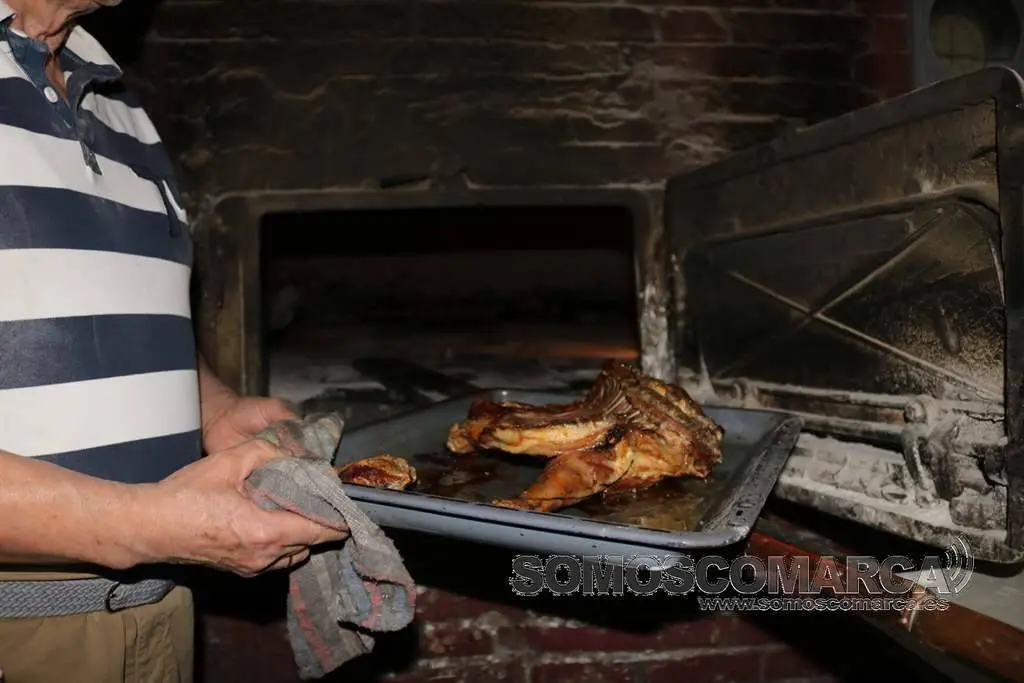 Cabrito asado en horno de leña de Panadería Tabal