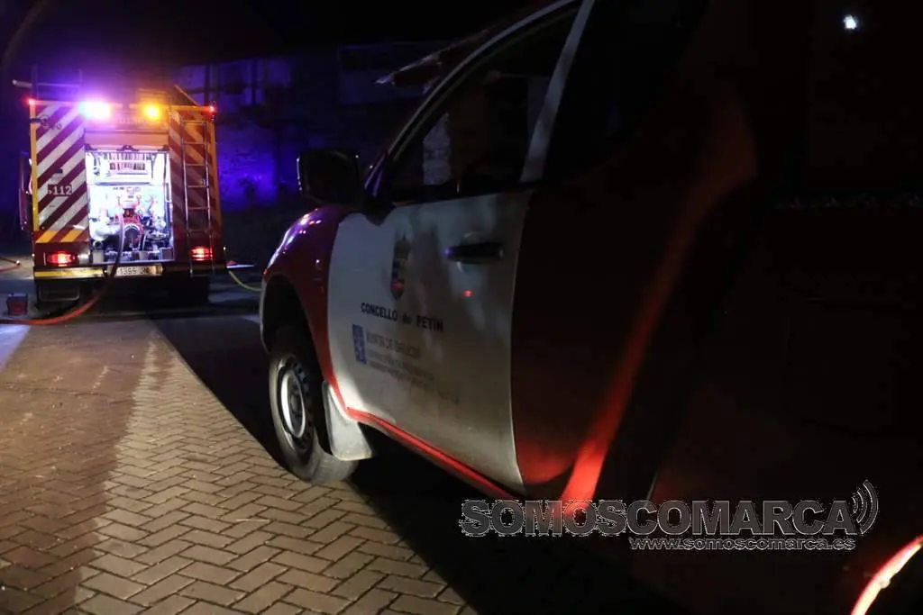 Coche de Protección Civil de Petín