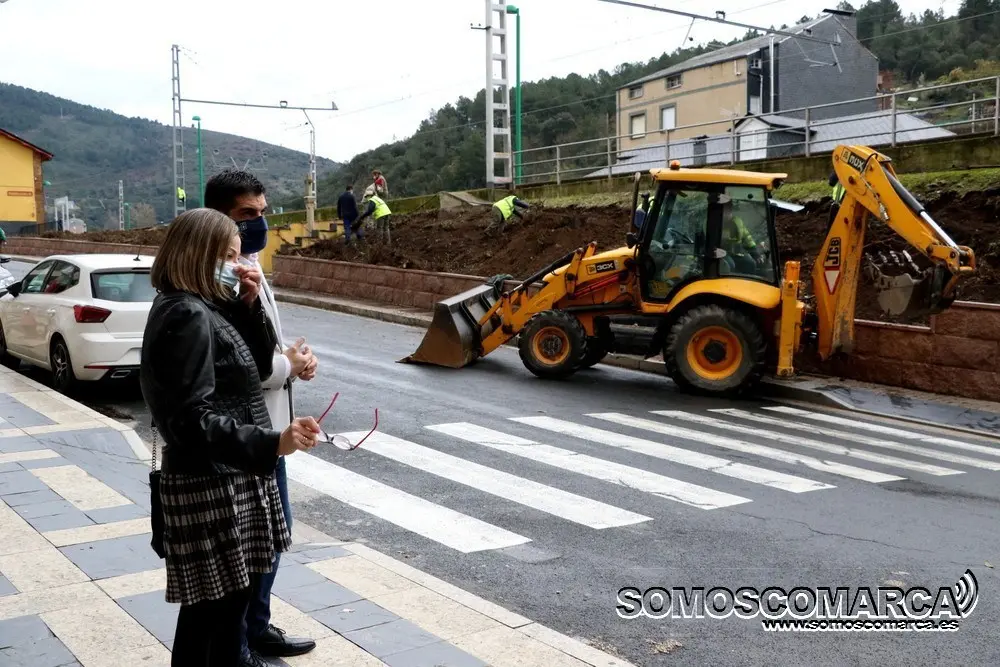 Gabriel Alén, delegado territorial de la Xunta y María del Carmen González, alcaldesa de Sobradelo