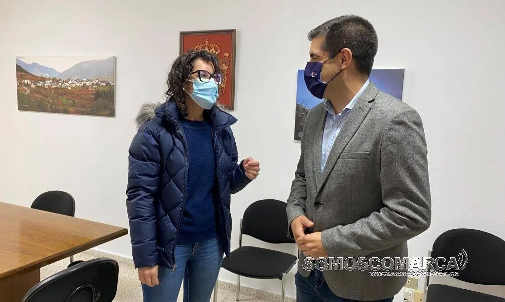 Visita de Gabriel Alén a Larouco acompañado por Patricia Lamela