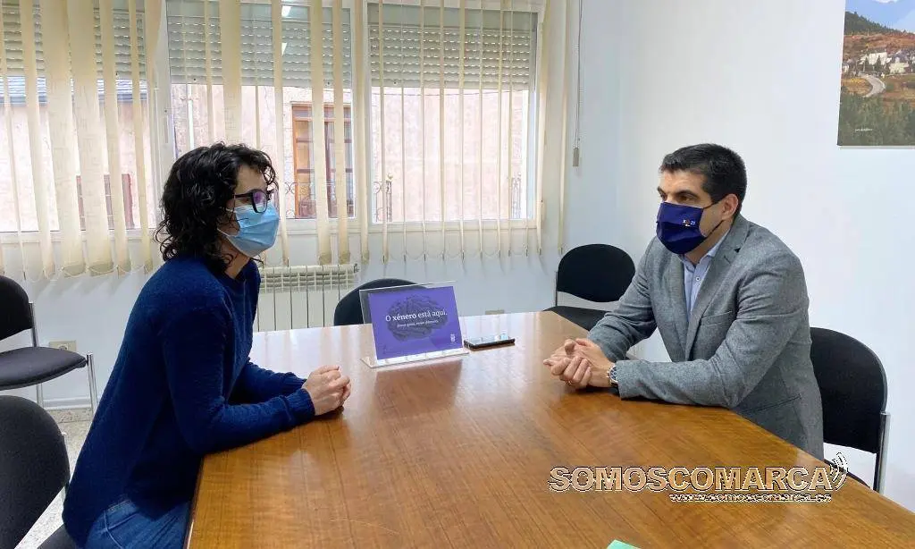 Visita de Gabriel Alén a Larouco acompañado por Patricia Lamela