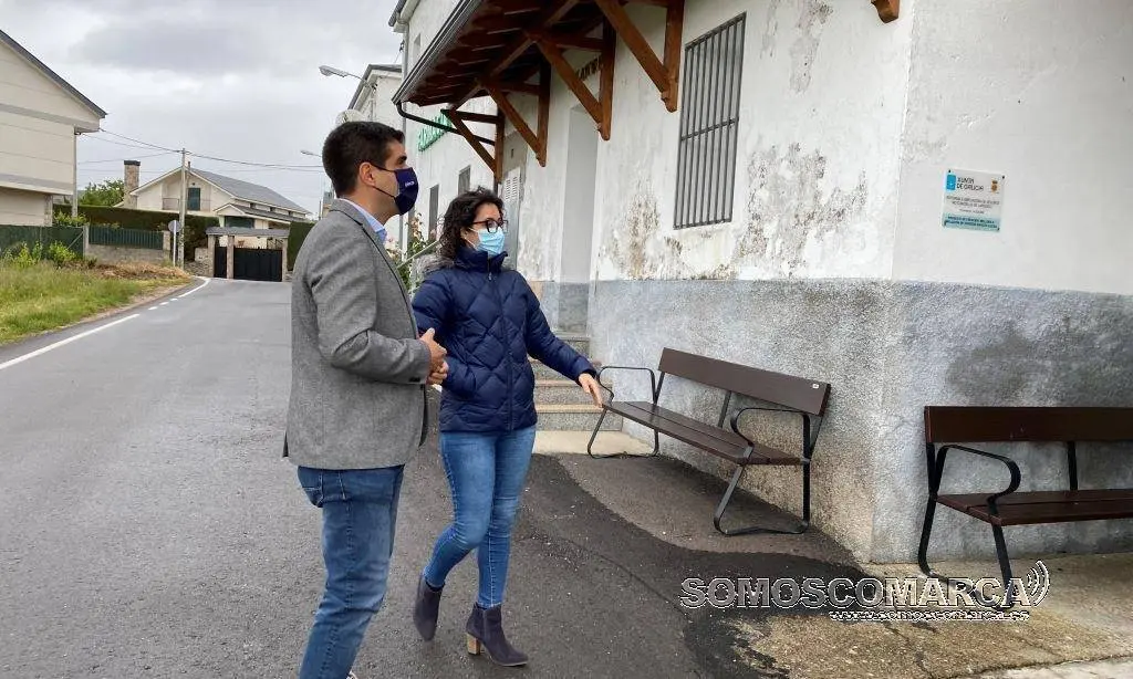 Visita de Gabriel Alén a Larouco acompañado por Patricia Lamela