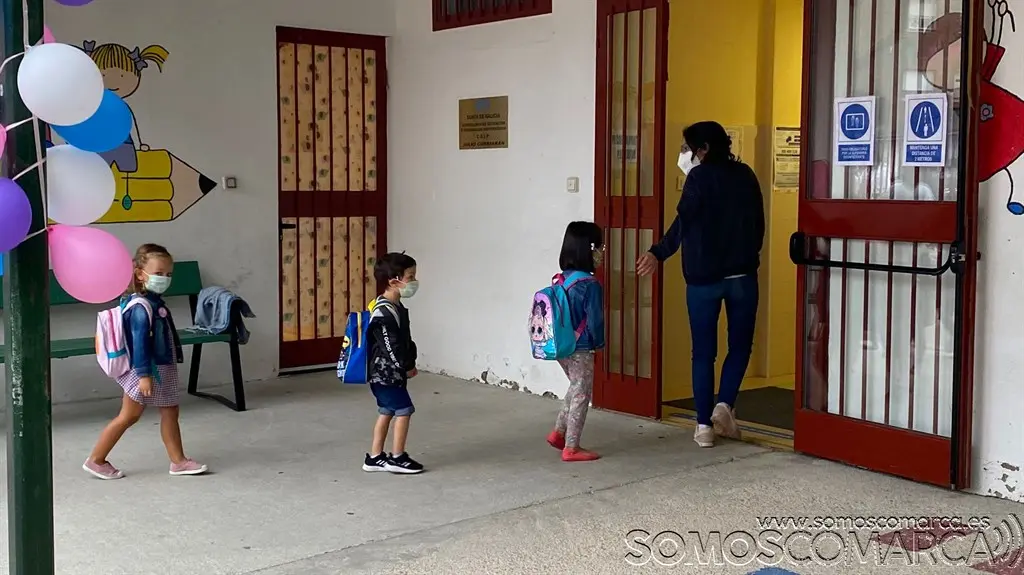 somoscomarca_vueltaalcole_manuelrespino_julioguarriaran_condesadefenosa_divinapastora_niños_cole_2021-09-09 (6)