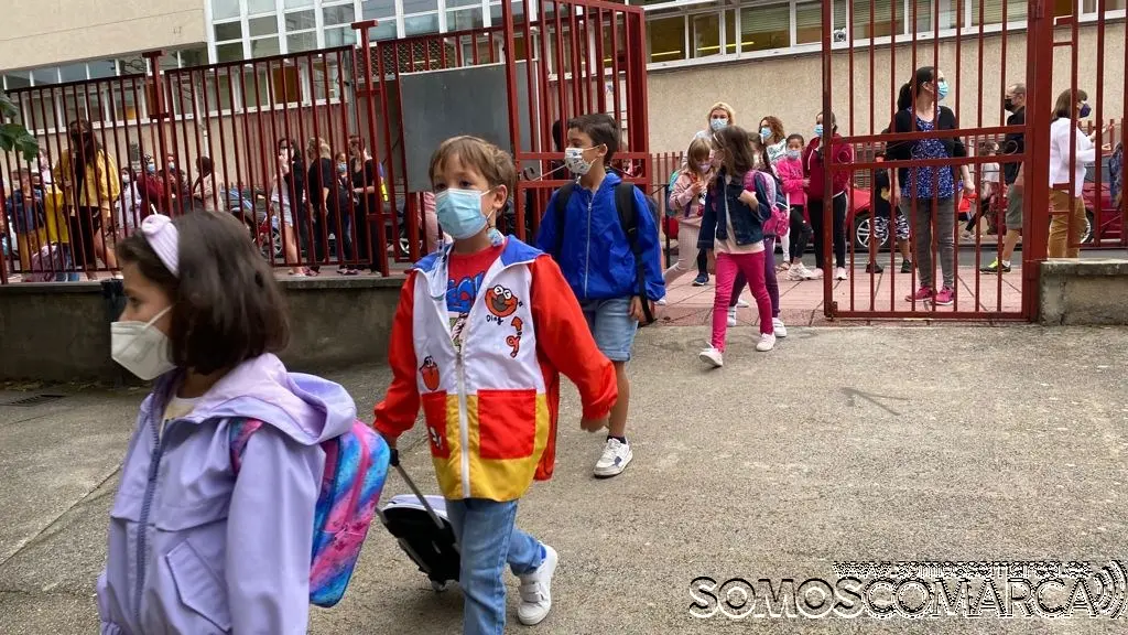 somoscomarca_vueltaalcole_manuelrespino_julioguarriaran_condesadefenosa_divinapastora_niños_cole_2021-09-09 (9)