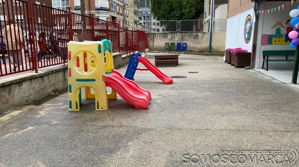 somoscomarca_vueltaalcole_manuelrespino_julioguarriaran_condesadefenosa_divinapastora_niños_cole_2021-09-09 (12)