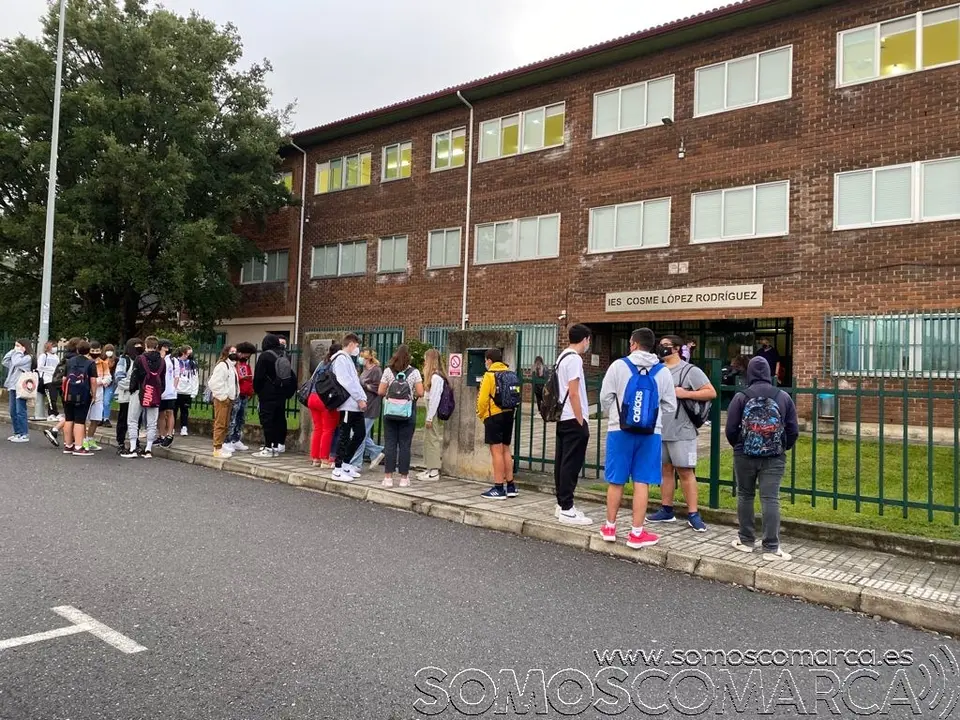 somoscomarca_institutos_lauroolmo_pablovi_cosmelopez_director_josemanuelcarrasco_niños_gente_2021-09-15 (20)