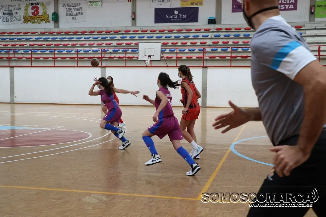 somoscomarca_baloncesto_obarco_muebles_victoria_cadete_femenino_2021_10_16 (3)