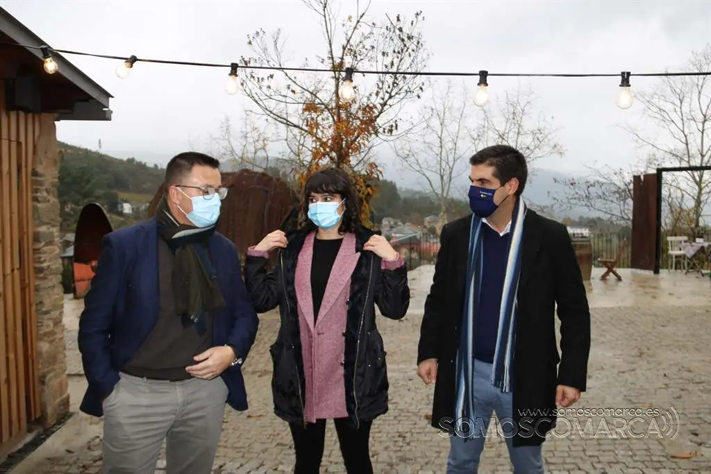 O conselleiro do Medio Rural na primeira edición de Facer Galicia Rural en Larouco  con Patricia Lamela e Gabriel Alén