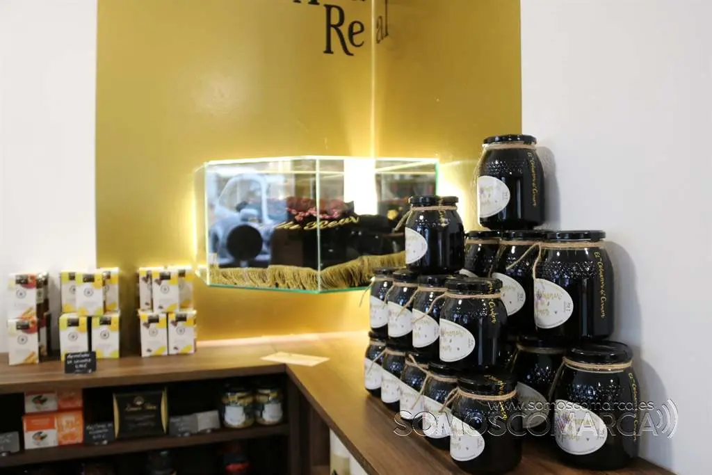 El Rincón de Santi, un nuevo estableci,iento de la empresa García Marcos en la Plaza Mayor de Viana do Bolo (4)