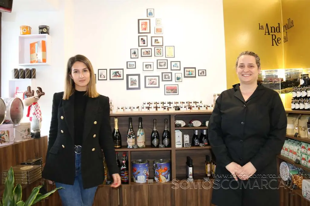 El Rincón de Santi, un nuevo estableci,iento de la empresa García Marcos en la Plaza Mayor de Viana do Bolo (6)