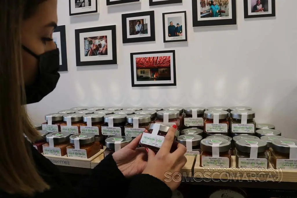 El Rincón de Santi, un nuevo estableci,iento de la empresa García Marcos en la Plaza Mayor de Viana do Bolo (12)