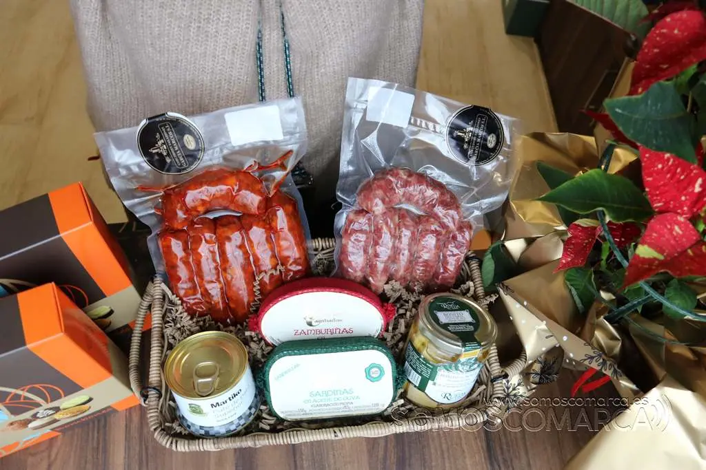 El Rincón de Santi, un nuevo estableci,iento de la empresa García Marcos en la Plaza Mayor de Viana do Bolo (18)