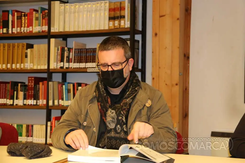 somoscomarca_arua_biblioteca_presentacion_libro_duran_alvaroseivane_rei_2022 (4)