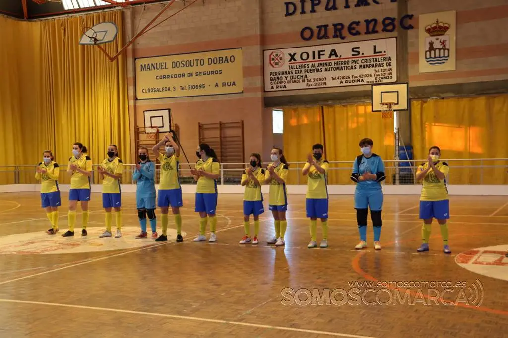 Encuentro de fútbol sala entre el Rúa Valdeorras y el Atlético Arnoia en O Aguillón (3)
