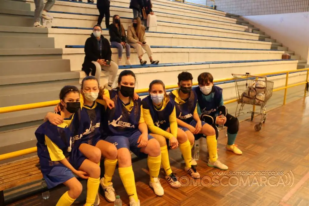 Encuentro de fútbol sala entre el Rúa Valdeorras y el Atlético Arnoia en O Aguillón (8)