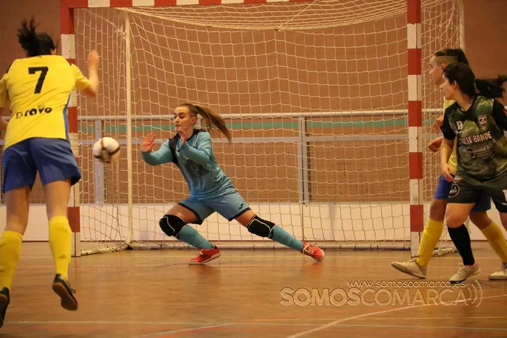 Encuentro de fútbol sala entre el Rúa Valdeorras y el Atlético Arnoia en O Aguillón (11)