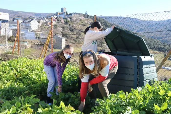 somoscomarca_obolo_colegio_menudatropa_compostero_2022_02_08 (11)