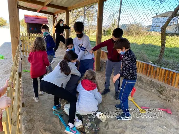 Xoves Lardeiro no colexio de Manzaneda 2022 (8)