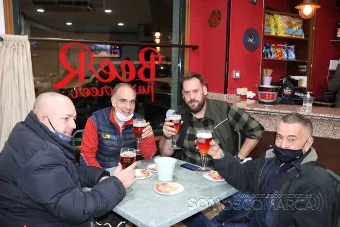 Beer para creer un nuevo concepto de bar (20)