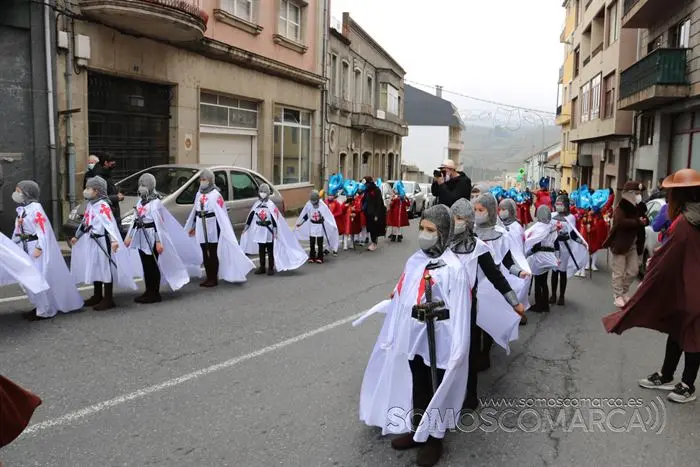 Desfile de Entroido do colexio Bibei polas Rúas de Viana 2022 (10)