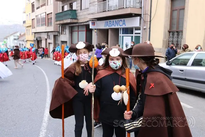Desfile de Entroido do colexio Bibei polas Rúas de Viana 2022 (11)