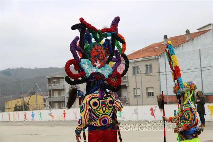 Desfile de Entroido do colexio Bibei polas Rúas de Viana 2022 (14)