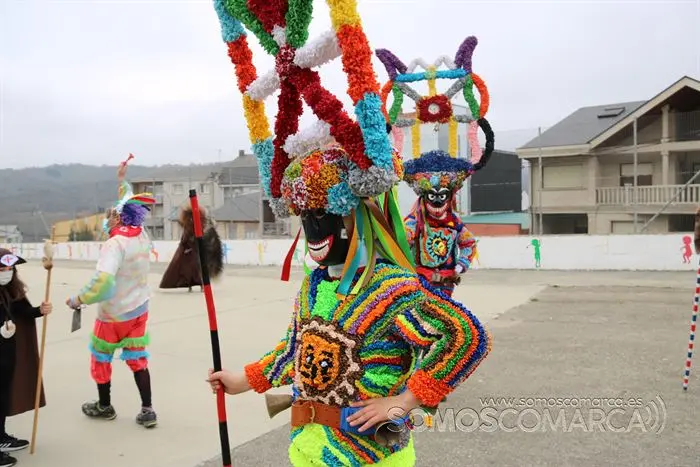 Desfile de Entroido do colexio Bibei polas Rúas de Viana 2022 (16)