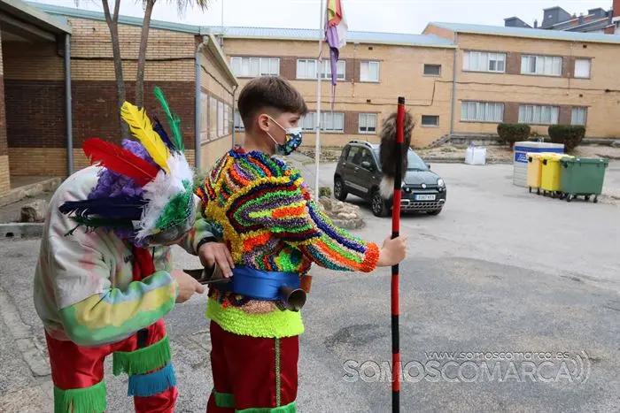 Desfile de Entroido do colexio Bibei polas Rúas de Viana 2022 (42)