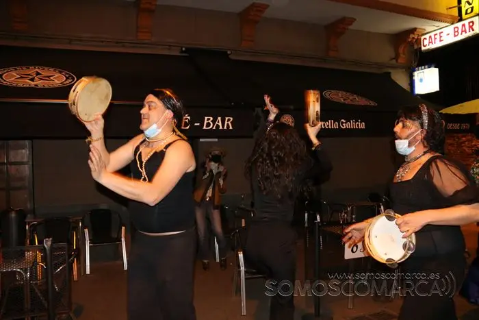 Xoves de Comadres na R&uacute;a (2)