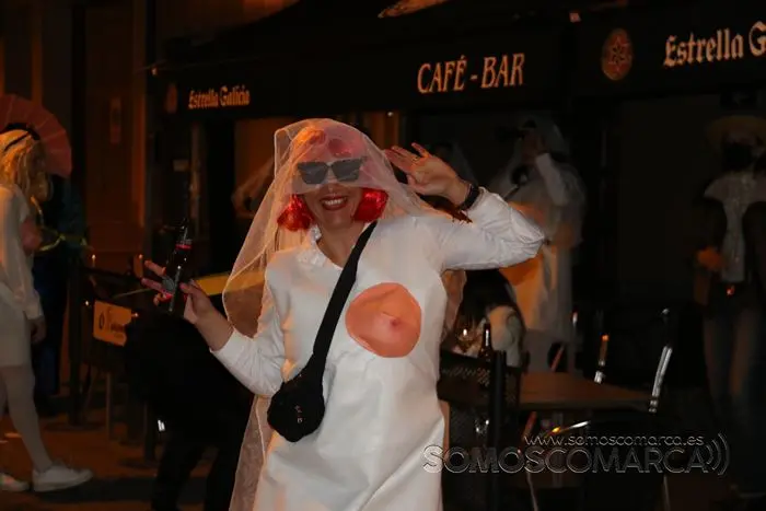 Xoves de Comadres na R&uacute;a (7)