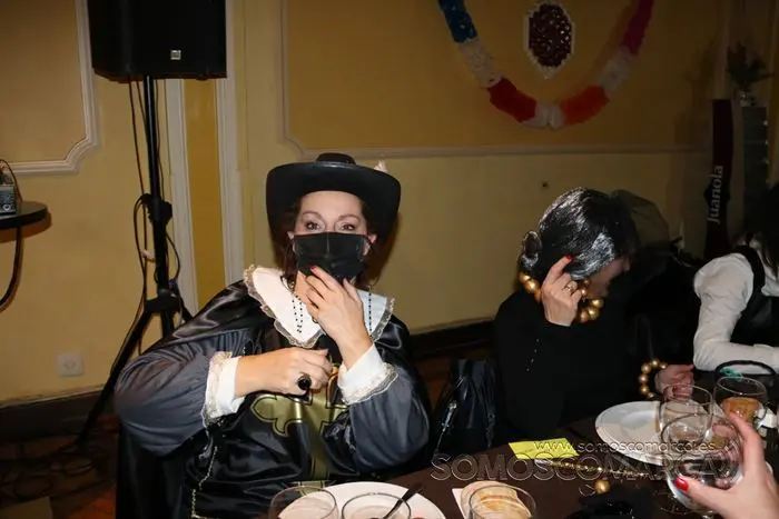 Xoves de Comadres na R&uacute;a (11)