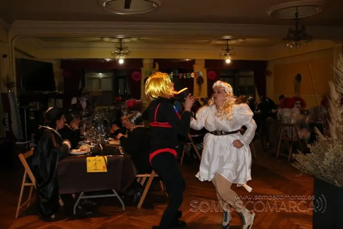 Xoves de Comadres na R&uacute;a (38)