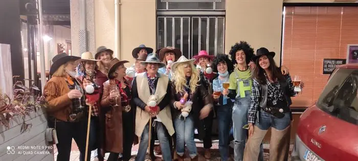 Xoves de Comadres na R&uacute;a. Foto cedida (2)