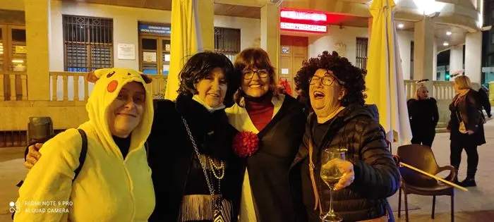 Xoves de Comadres na R&uacute;a. Foto cedida (7)