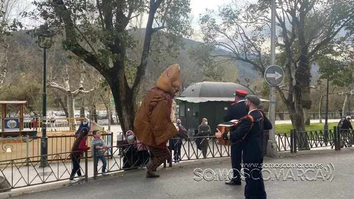 somoscomarca_foliondozampon_entroido_niños_malecon_obarco_2022-02-28 (5)