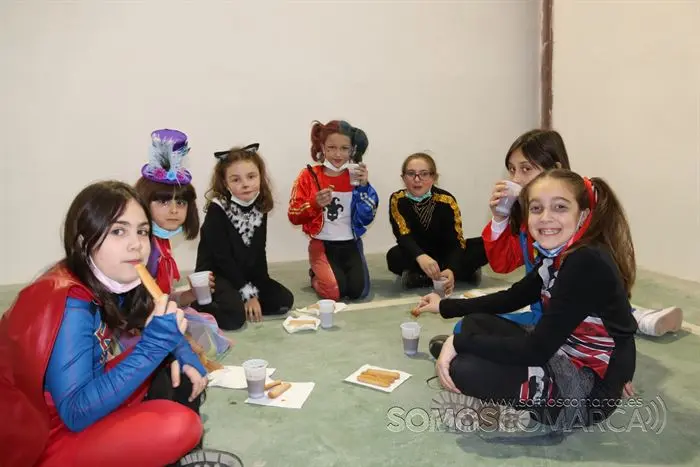 Carnaval en Petín con juegos y chocolate (13)