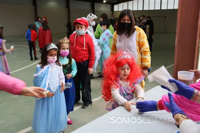 Carnaval en Petín con juegos y chocolate (14)