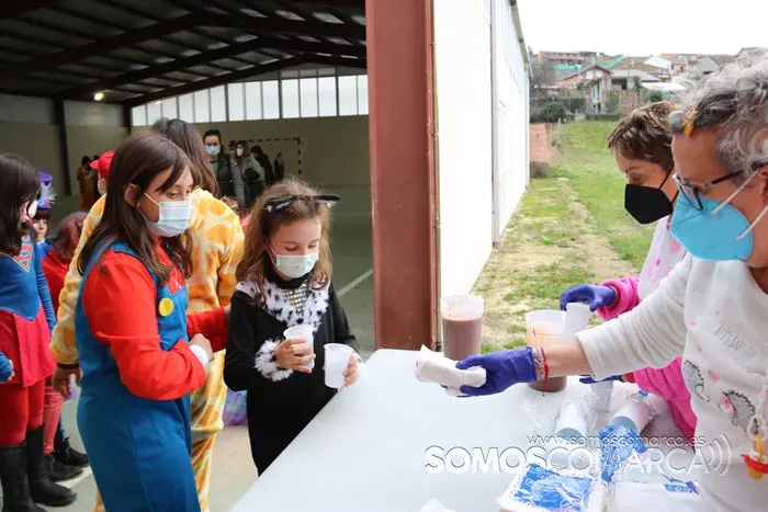 Carnaval en Petín con juegos y chocolate (21)
