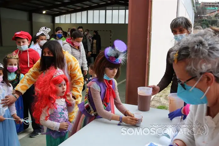 Carnaval en Petín con juegos y chocolate (22)