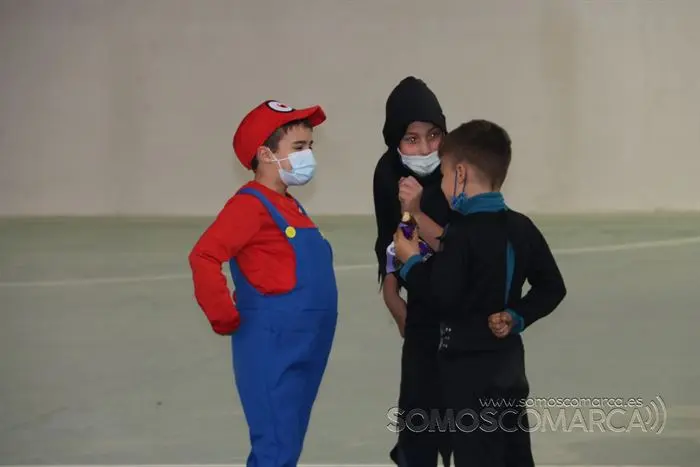 Carnaval en Petín con juegos y chocolate (23)