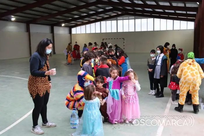 Carnaval en Petín con juegos y chocolate (27)