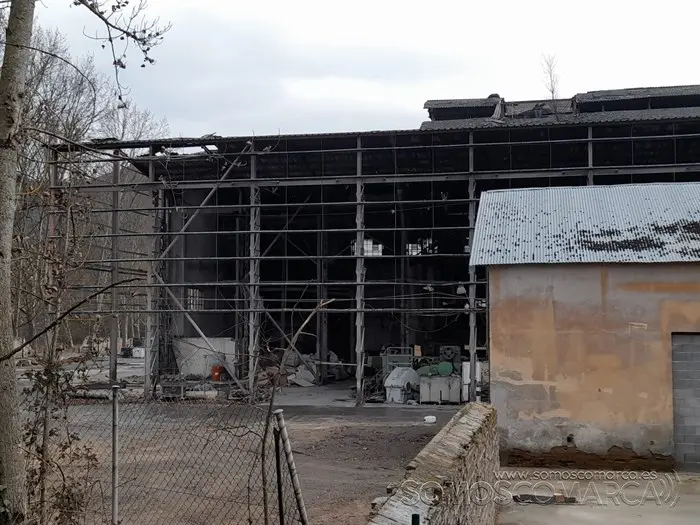 somoscomarca_cedie_incendio_naves_apagado_2022-03-01 (7)