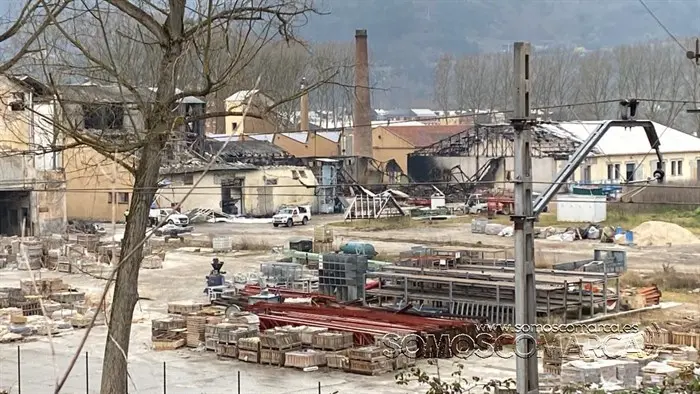 somoscomarca_cedie_incendio_naves_apagado_2022-03-01 (10)